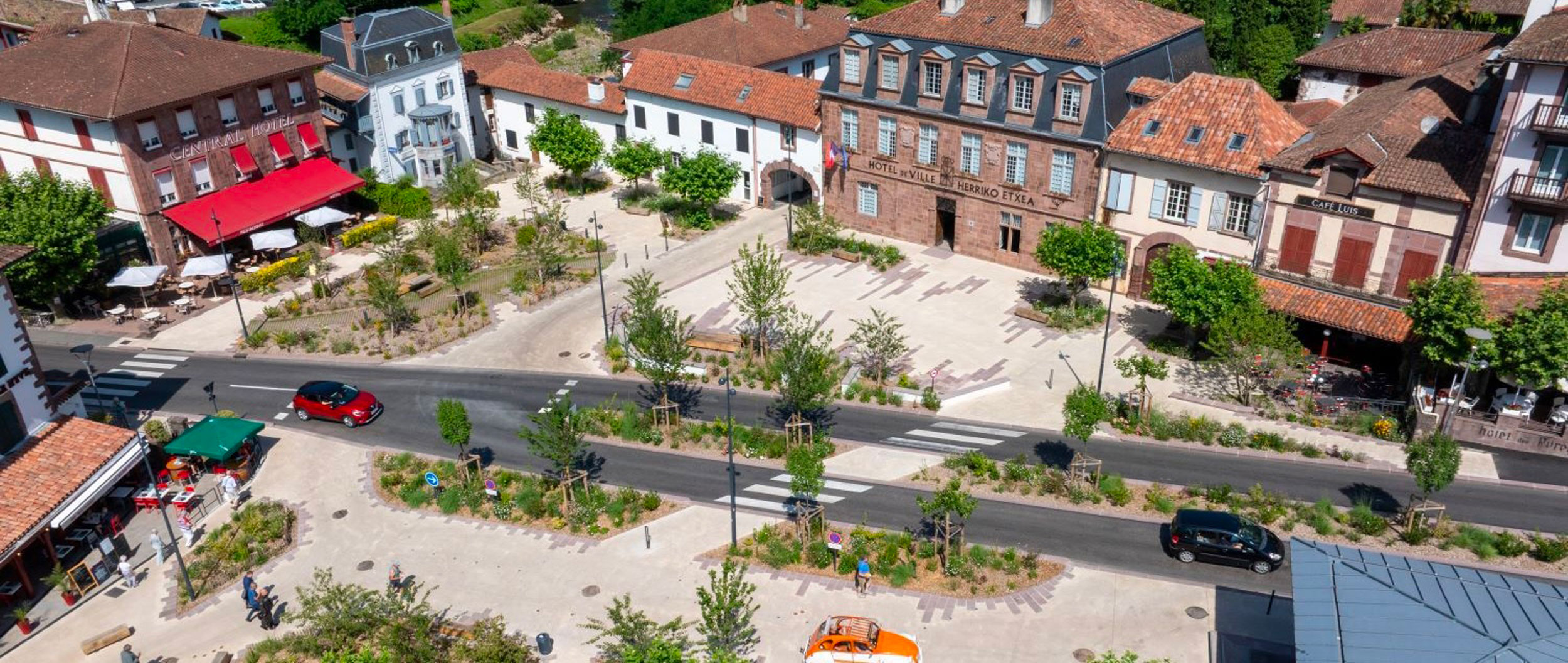 Aménagement de la place de l'hôtel de ville - Saint Jean Pied de Port